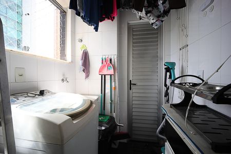 Apartamento à venda com 90m², 3 quartos e 2 vagas Apartamento à venda com 90m², 3 quartos e 2 vagasÁrea de Serviço