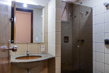 Apartamento à venda com 150m², 3 quartos e 1 vaga Apartamento à venda com 150m², 3 quartos e 1 vagaBanheiro da Suíte