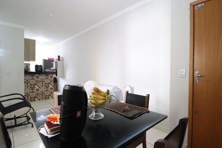 Sala de apartamento para alugar com 2 quartos, 55m² em Jardim Ipanema, Uberlândia