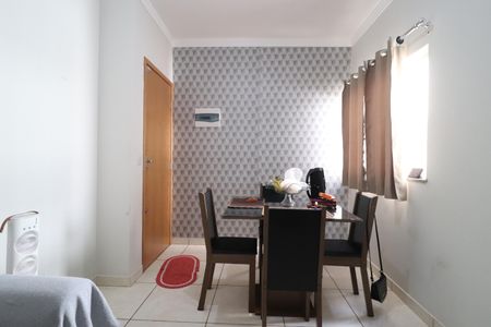 Sala de apartamento para alugar com 2 quartos, 55m² em Jardim Ipanema, Uberlândia