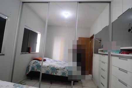 Quarto 1 de apartamento para alugar com 2 quartos, 55m² em Jardim Ipanema, Uberlândia