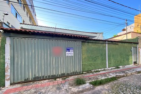 Casa à venda com 340m², 7 quartos e 3 vagasFachada