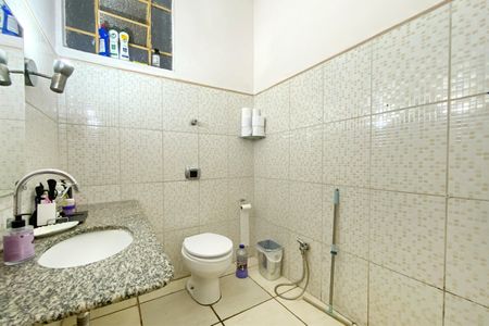 Casa à venda com 340m², 7 quartos e 3 vagasBanheiro