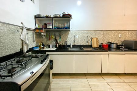 Casa à venda com 340m², 7 quartos e 3 vagasCasa anexa