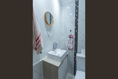 Casa à venda com 100m², 3 quartos e 3 vagas Casa à venda com 100m², 3 quartos e 3 vagasLavabo