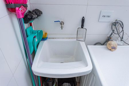 Casa à venda com 100m², 3 quartos e 3 vagas Casa à venda com 100m², 3 quartos e 3 vagasÁrea de Serviço