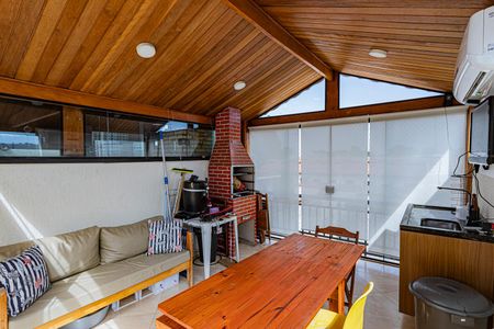 Casa à venda com 100m², 3 quartos e 3 vagas Casa à venda com 100m², 3 quartos e 3 vagasEspaço Gourmet