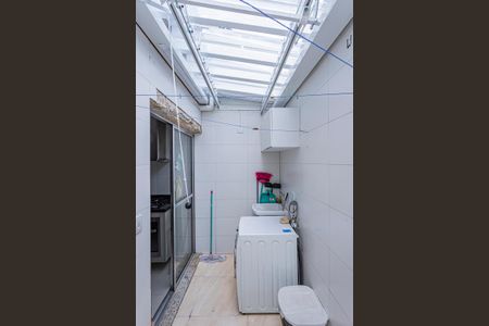 Casa à venda com 100m², 3 quartos e 3 vagas Casa à venda com 100m², 3 quartos e 3 vagasÁrea de Serviço