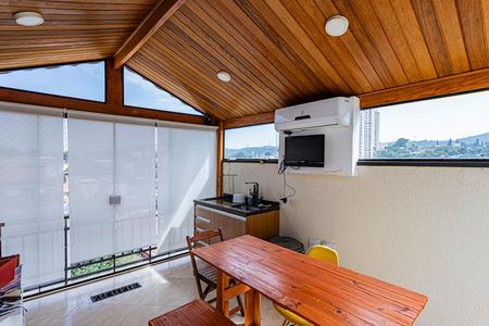 Casa à venda com 100m², 3 quartos e 3 vagas Casa à venda com 100m², 3 quartos e 3 vagasEspaço Gourmet