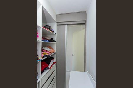 Casa à venda com 100m², 3 quartos e 3 vagas Casa à venda com 100m², 3 quartos e 3 vagasCloset