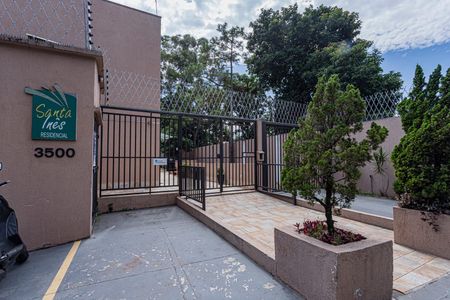 Casa à venda com 100m², 3 quartos e 3 vagas Casa à venda com 100m², 3 quartos e 3 vagasFachada