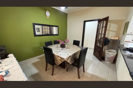 Casa à venda com 400m², 3 quartos e 6 vagas