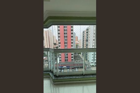 Apartamento para alugar com 106m², 3 quartos e 3 vagasQuarto 2 Varanda