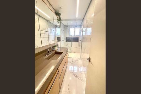 Apartamento à venda com 340m², 4 quartos e 3 vagasBanheiro