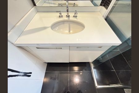 Apartamento à venda com 75m², 1 quarto e 2 vagasBanheiro da Suíte