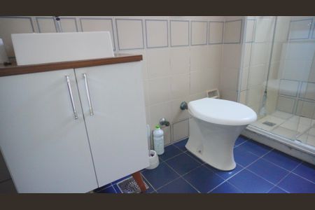 Apartamento à venda com 145m², 2 quartos e 1 vagaBanheiro 1 corredor no primeiro piso 