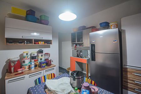 Casa à venda com 110m², 2 quartos e 2 vagas Casa à venda com 110m², 2 quartos e 2 vagasCozinha