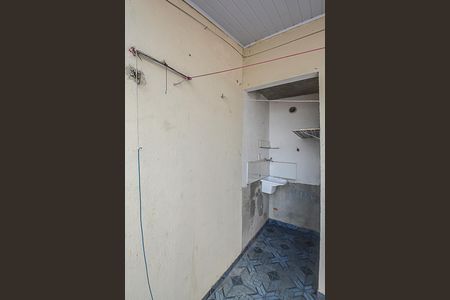 Casa à venda com 110m², 2 quartos e 2 vagas Casa à venda com 110m², 2 quartos e 2 vagasEdícula