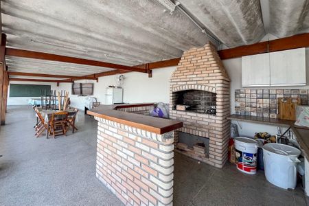 Casa à venda com 350m², 5 quartos e 7 vagasChurrasqueira