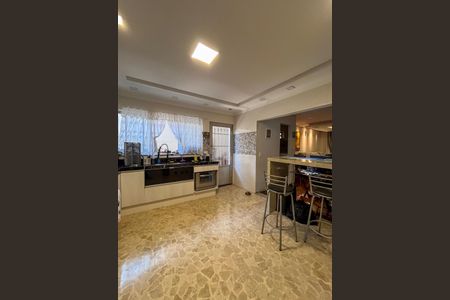 Casa à venda com 350m², 5 quartos e 7 vagasCasa 1 - Cozinha