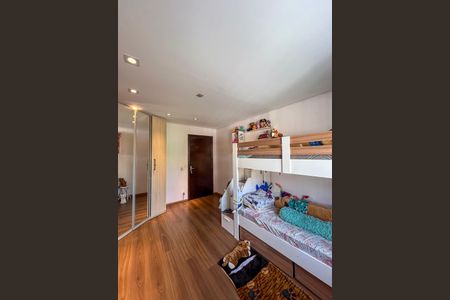 Casa à venda com 350m², 5 quartos e 7 vagasCasa 1 - Quarto 2