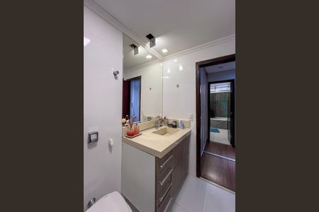Casa à venda com 350m², 5 quartos e 7 vagasCasa 1 - Banheiro da usite
