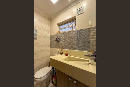 Casa à venda com 350m², 5 quartos e 7 vagasLavabo