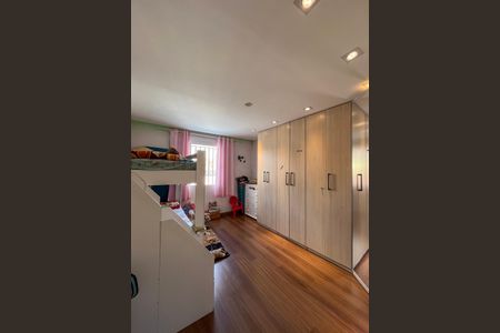 Casa à venda com 350m², 5 quartos e 7 vagasCasa 1 - Quarto 2