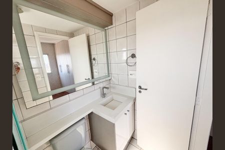 Apartamento à venda com 68m², 3 quartos e 2 vagasBanheiro do Quarto 2