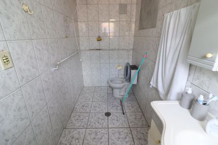 Banheiro 2 de casa à venda com 3 quartos, 265m² em Santo Antônio, Osasco