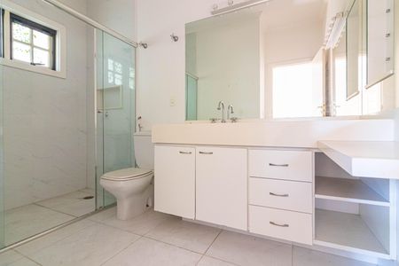 Casa à venda com 420m², 3 quartos e 3 vagas Casa à venda com 420m², 3 quartos e 3 vagasBanheiro da Suíte 1