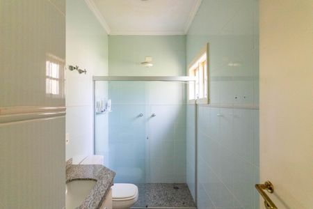 Casa à venda com 420m², 3 quartos e 3 vagas Casa à venda com 420m², 3 quartos e 3 vagasBanheiro da Suíte 2