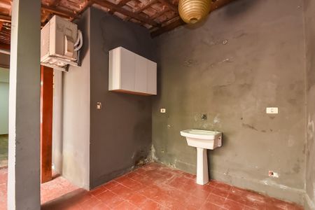 Casa à venda com 180m², 3 quartos e 1 vagaÁrea de serviço