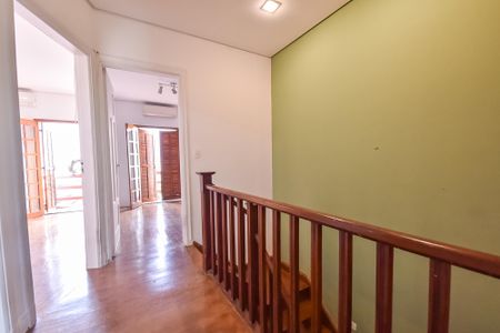Casa à venda com 180m², 3 quartos e 1 vagaHall dos quartos