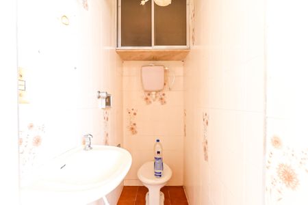 Apartamento para alugar com 53m², 3 quartos e sem vaga Apartamento para alugar com 53m², 3 quartos e sem vagaBanheiro de serviço