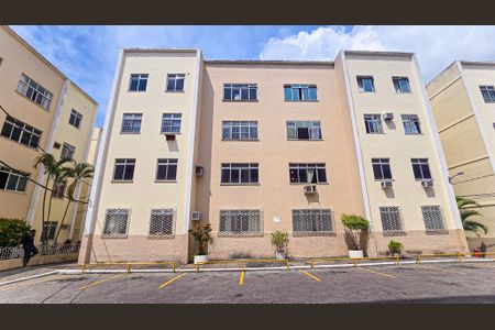 Apartamento para alugar com 53m², 3 quartos e sem vaga Apartamento para alugar com 53m², 3 quartos e sem vagaFachada do bloco com placa