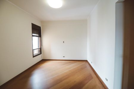 Apartamento à venda com 275m², 5 quartos e 4 vagasSuíte 2