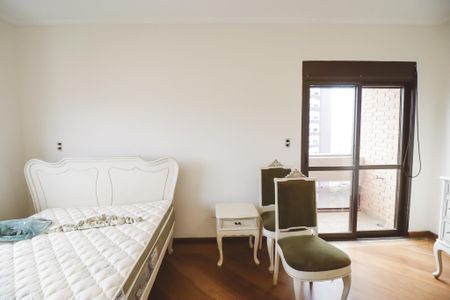 Apartamento à venda com 275m², 5 quartos e 4 vagasSuíte 3