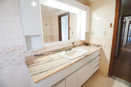 Apartamento à venda com 275m², 5 quartos e 4 vagasBanheiro da Suíte 3