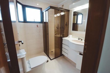 Apartamento à venda com 275m², 5 quartos e 4 vagasBanheiro da Suíte 4