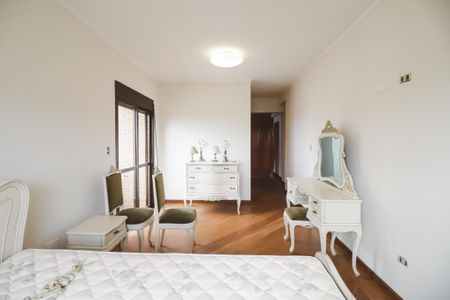 Apartamento à venda com 275m², 5 quartos e 4 vagasSuíte 3