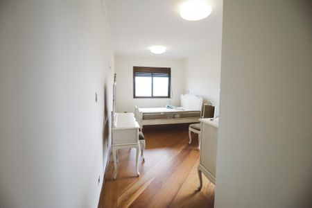 Apartamento à venda com 275m², 5 quartos e 4 vagasSuíte 3