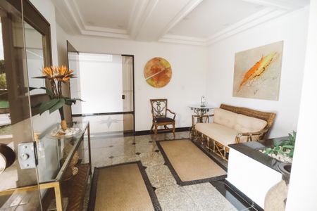 Apartamento à venda com 275m², 5 quartos e 4 vagasHall social
