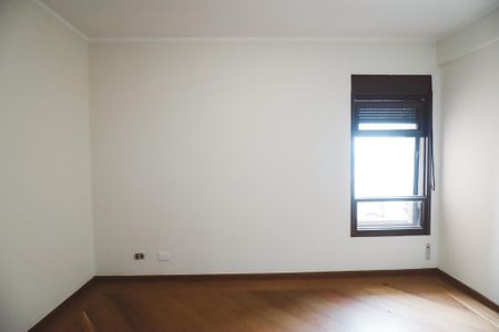 Apartamento à venda com 275m², 5 quartos e 4 vagasSuíte 2