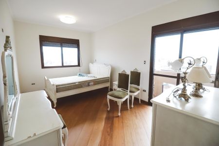 Apartamento à venda com 275m², 5 quartos e 4 vagasSuíte 3