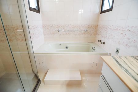 Apartamento à venda com 275m², 5 quartos e 4 vagasBanheiro da Suíte 3