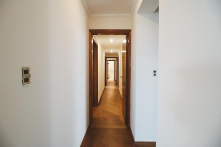 Apartamento à venda com 275m², 5 quartos e 4 vagasCorredor