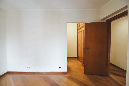 Apartamento à venda com 275m², 5 quartos e 4 vagasSuíte 2