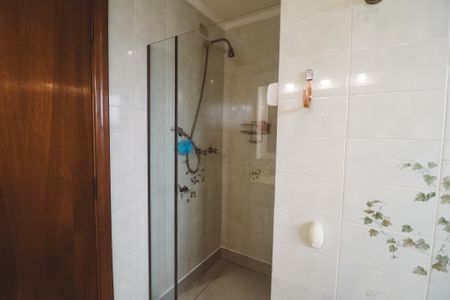 Apartamento à venda com 275m², 5 quartos e 4 vagasBanheiro da Suíte 1