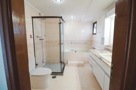 Apartamento à venda com 275m², 5 quartos e 4 vagasBanheiro da Suíte 3